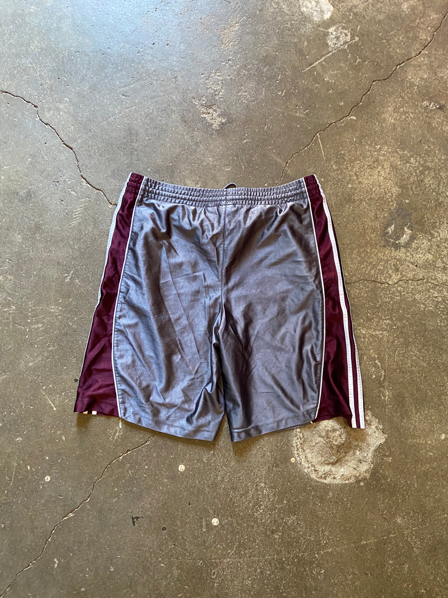 (M) 00s adidas shorts