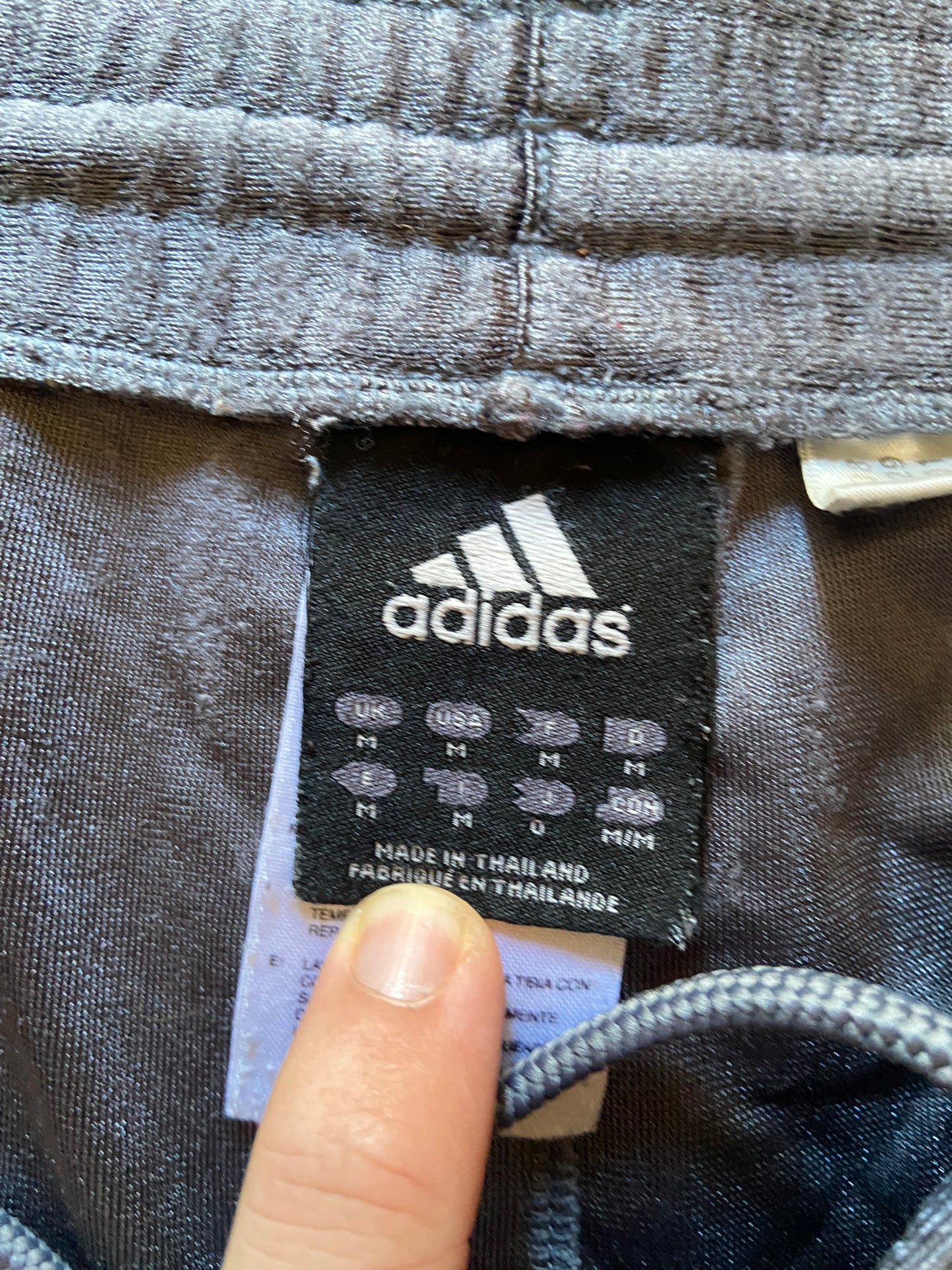 (M) 00s adidas shorts