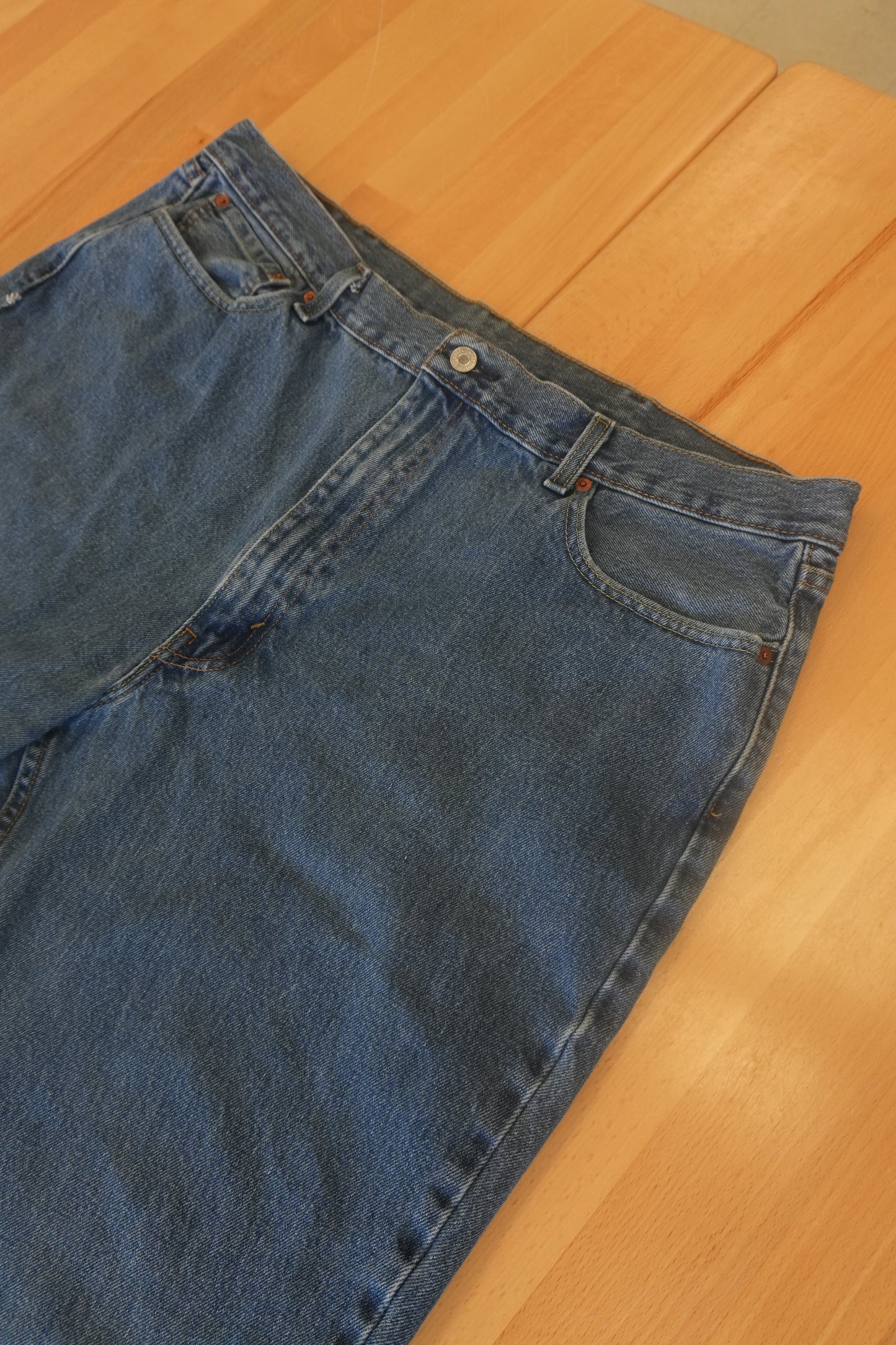 (42 x 30) Levi jeans