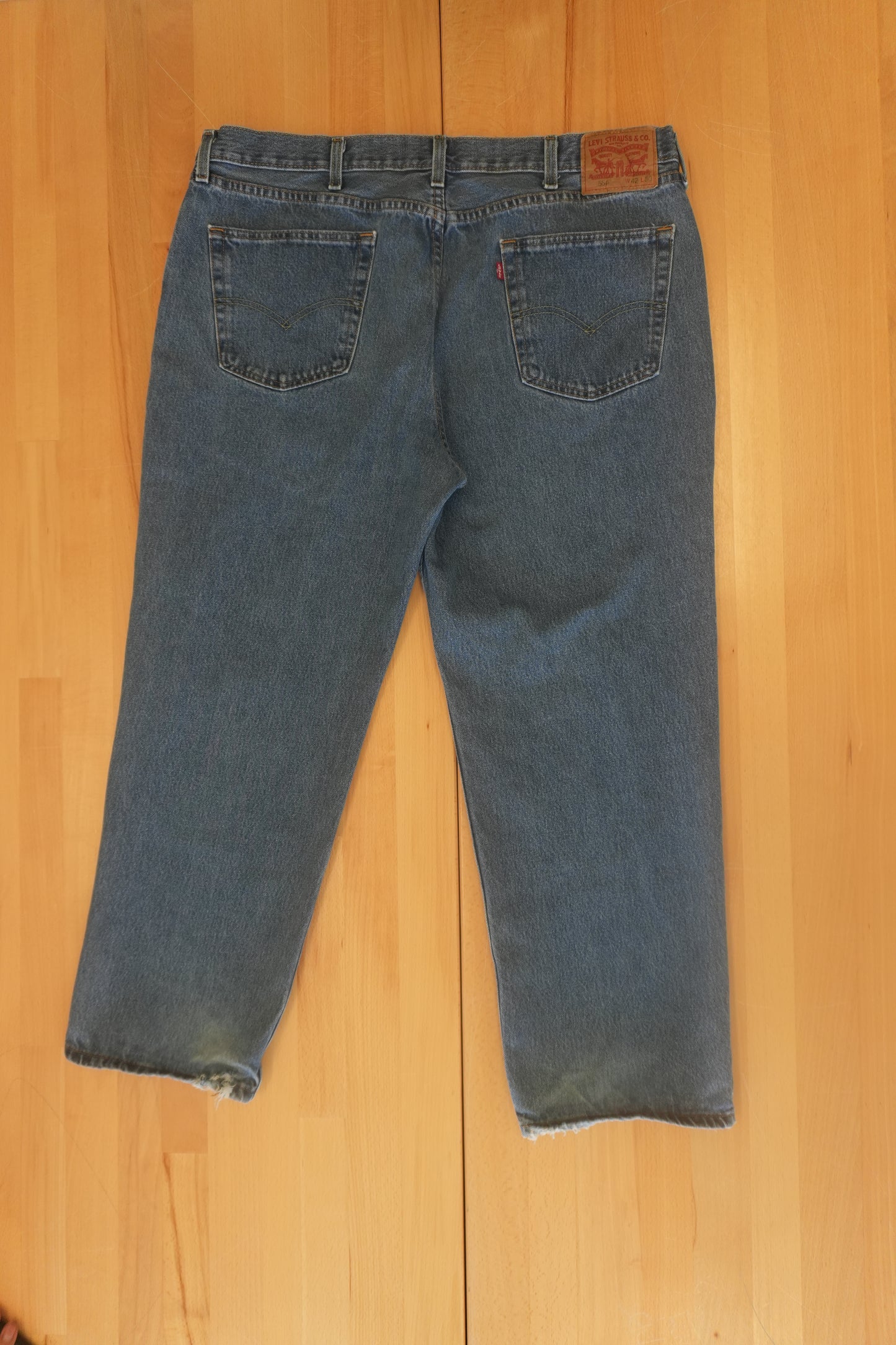 (42 x 30) Levi jeans