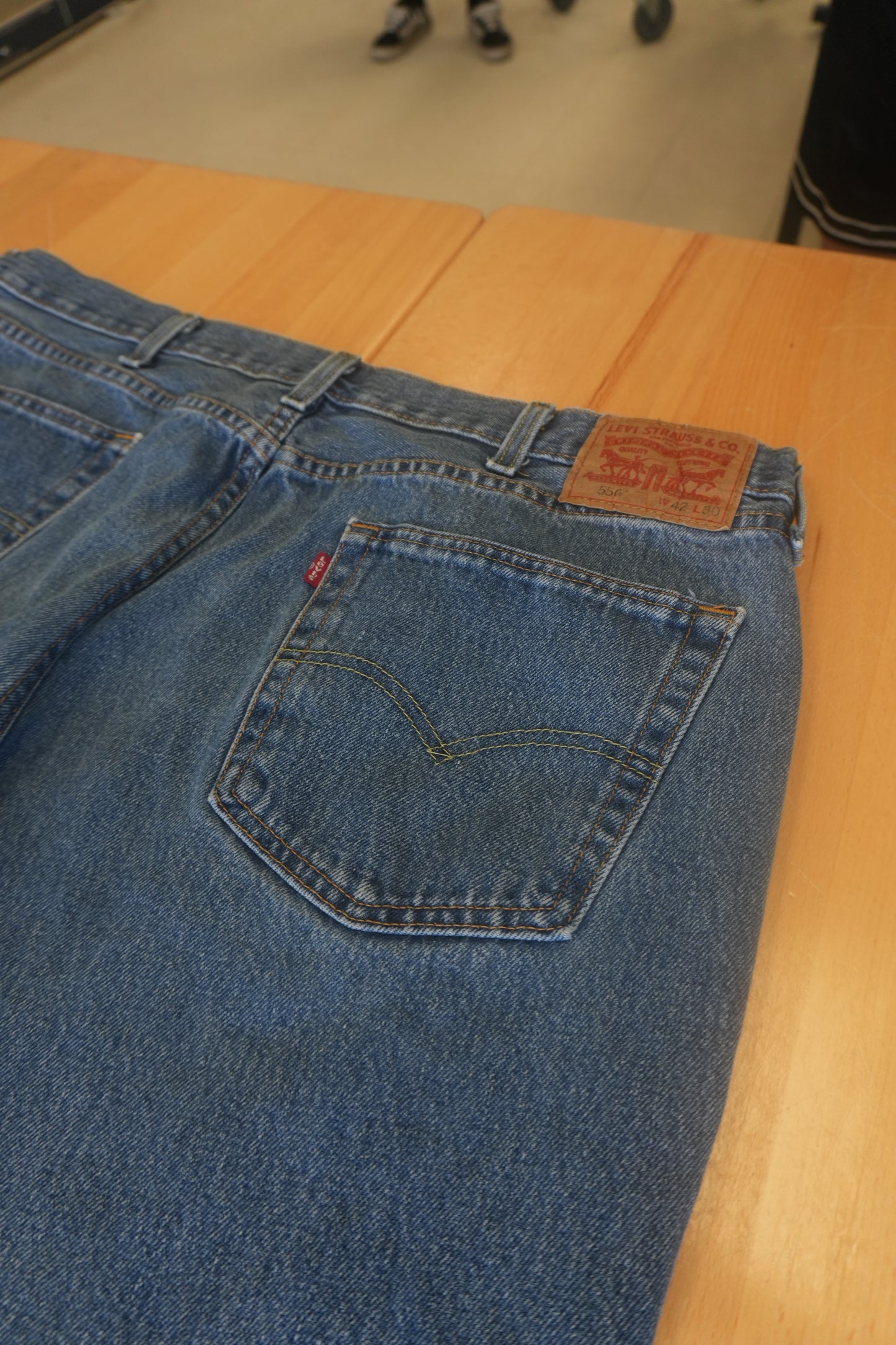 (42 x 30) Levi jeans