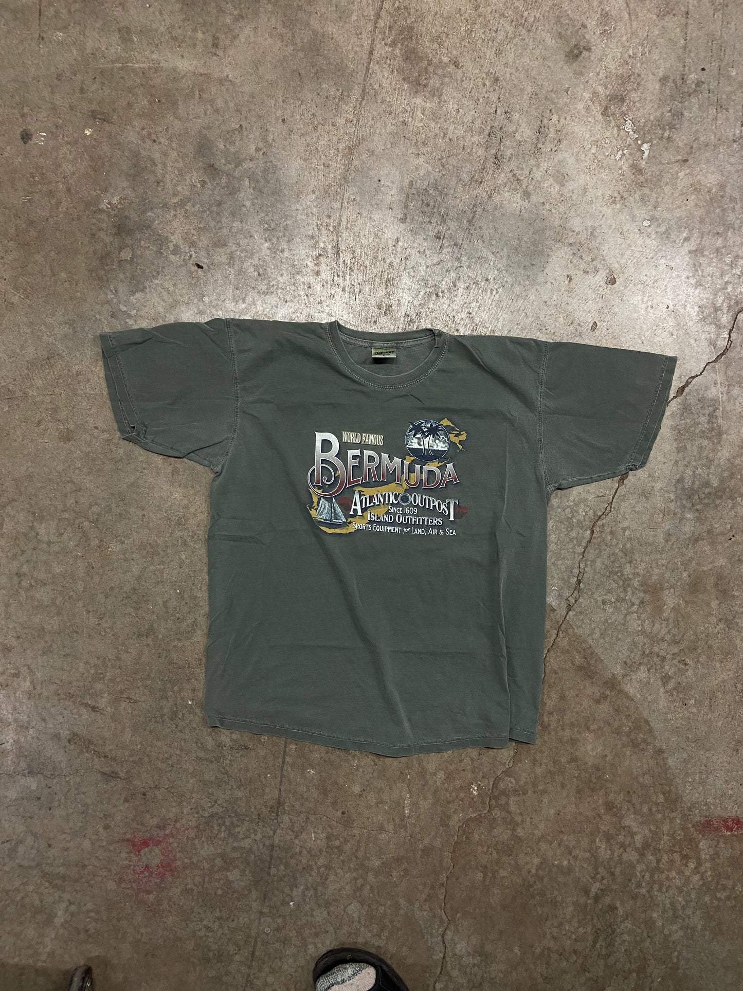 (L) Bermuda tee