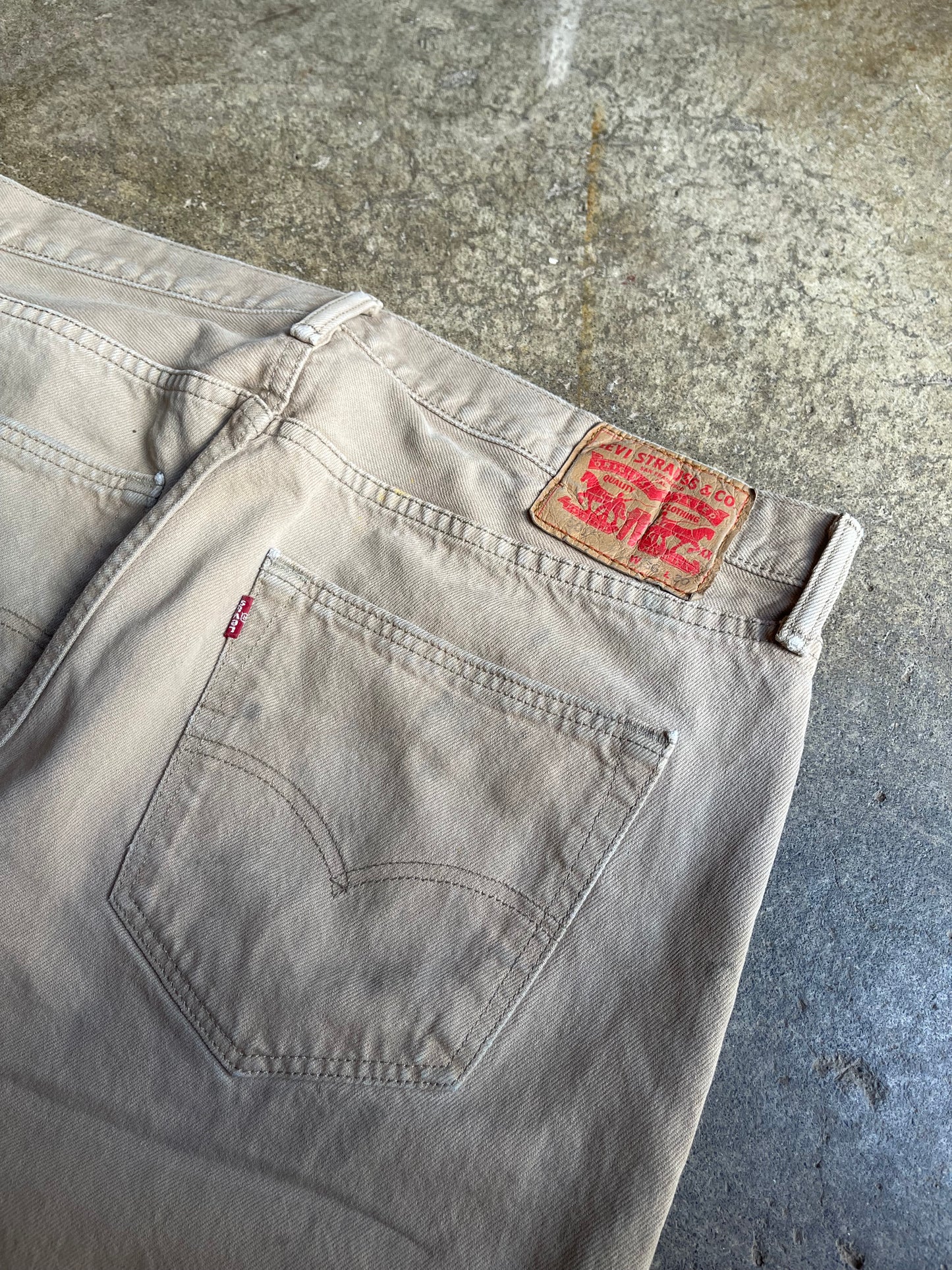 (36x30) Khaki Levi Jeans