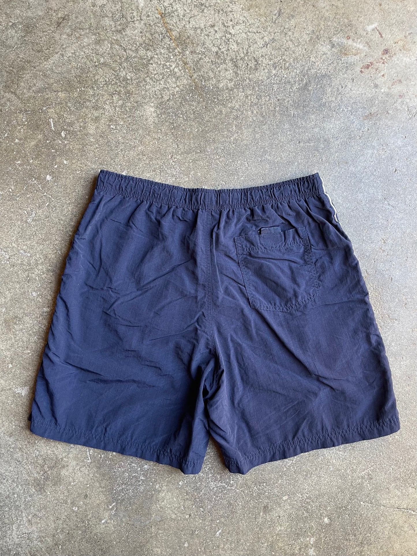 (L) 2000s Gap Shorts