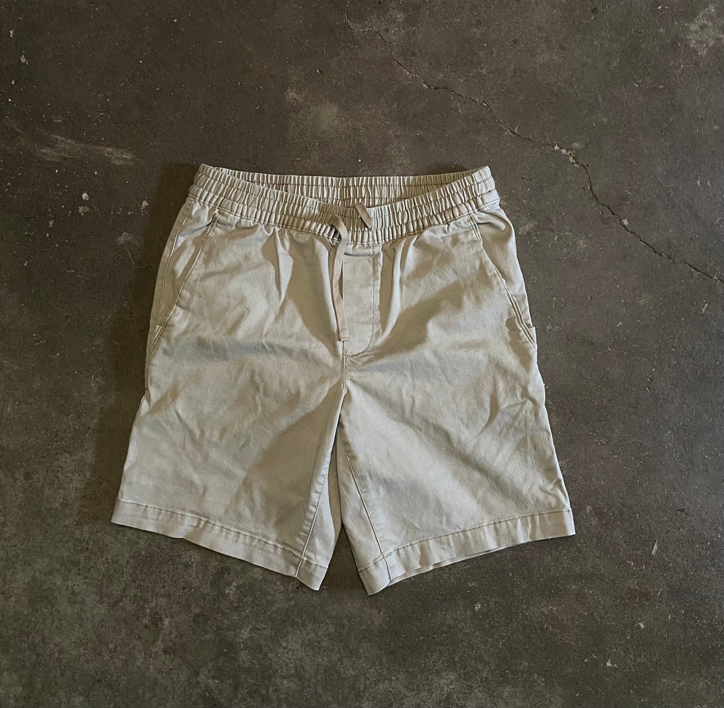 (28/30) 00s shorts