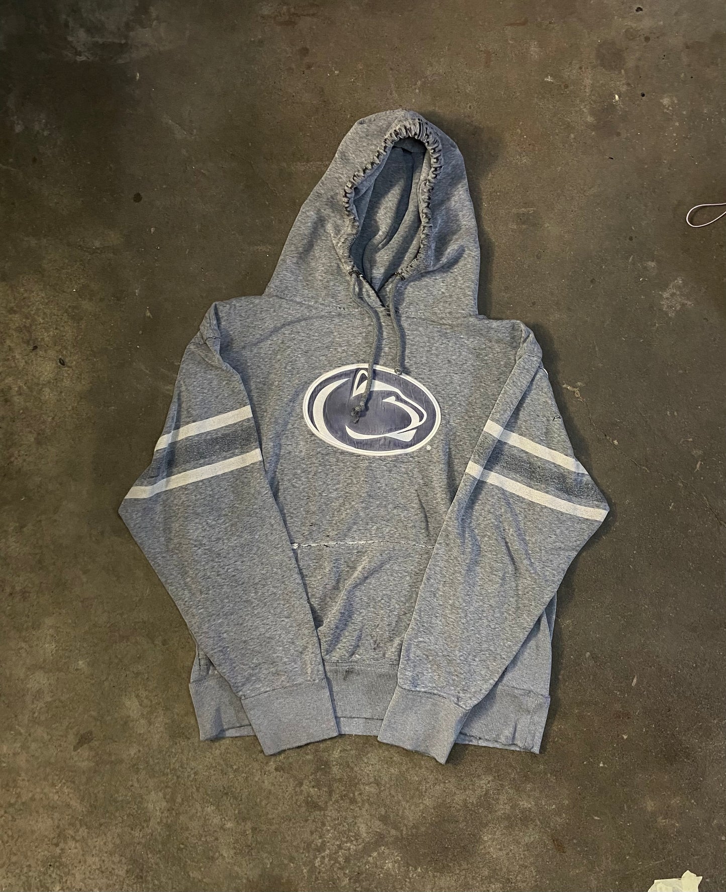 (XL/2XL) 00s Distressed Penn State hoodie