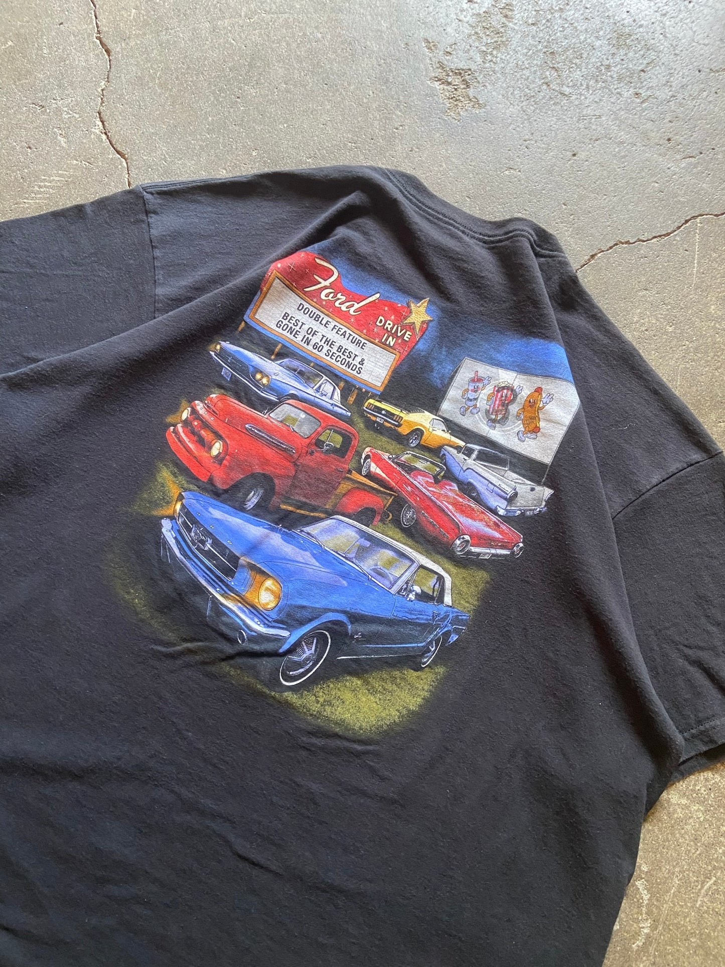 (2XL) Ford Motors Drive in