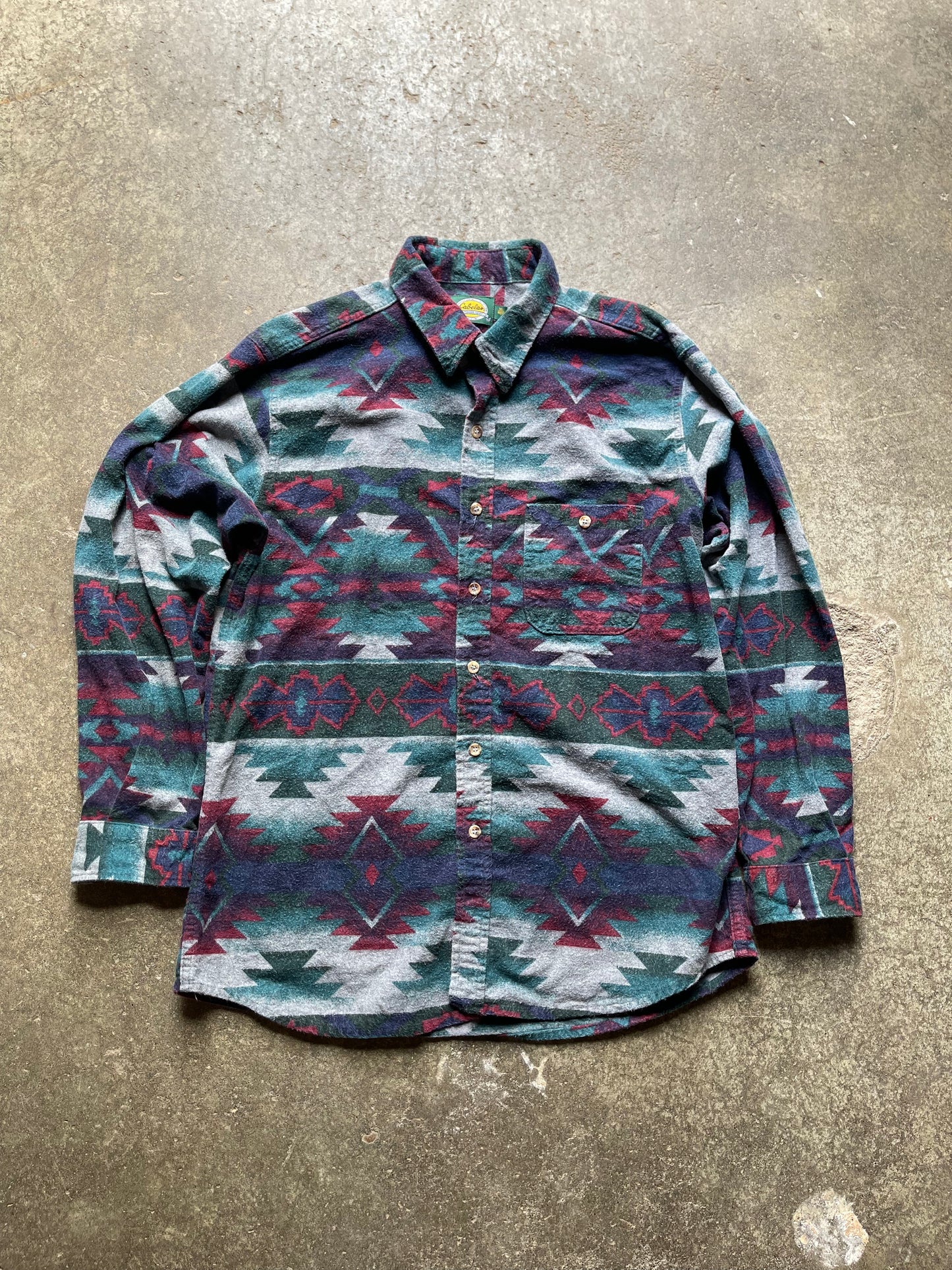 (XL) 90s patterned button up