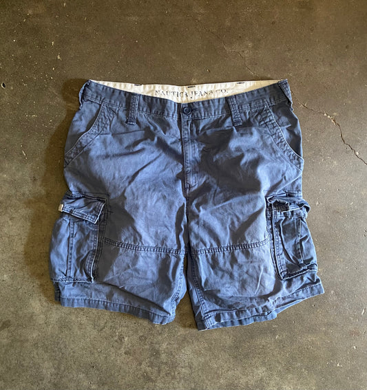 (40) 90s Nautica shorts