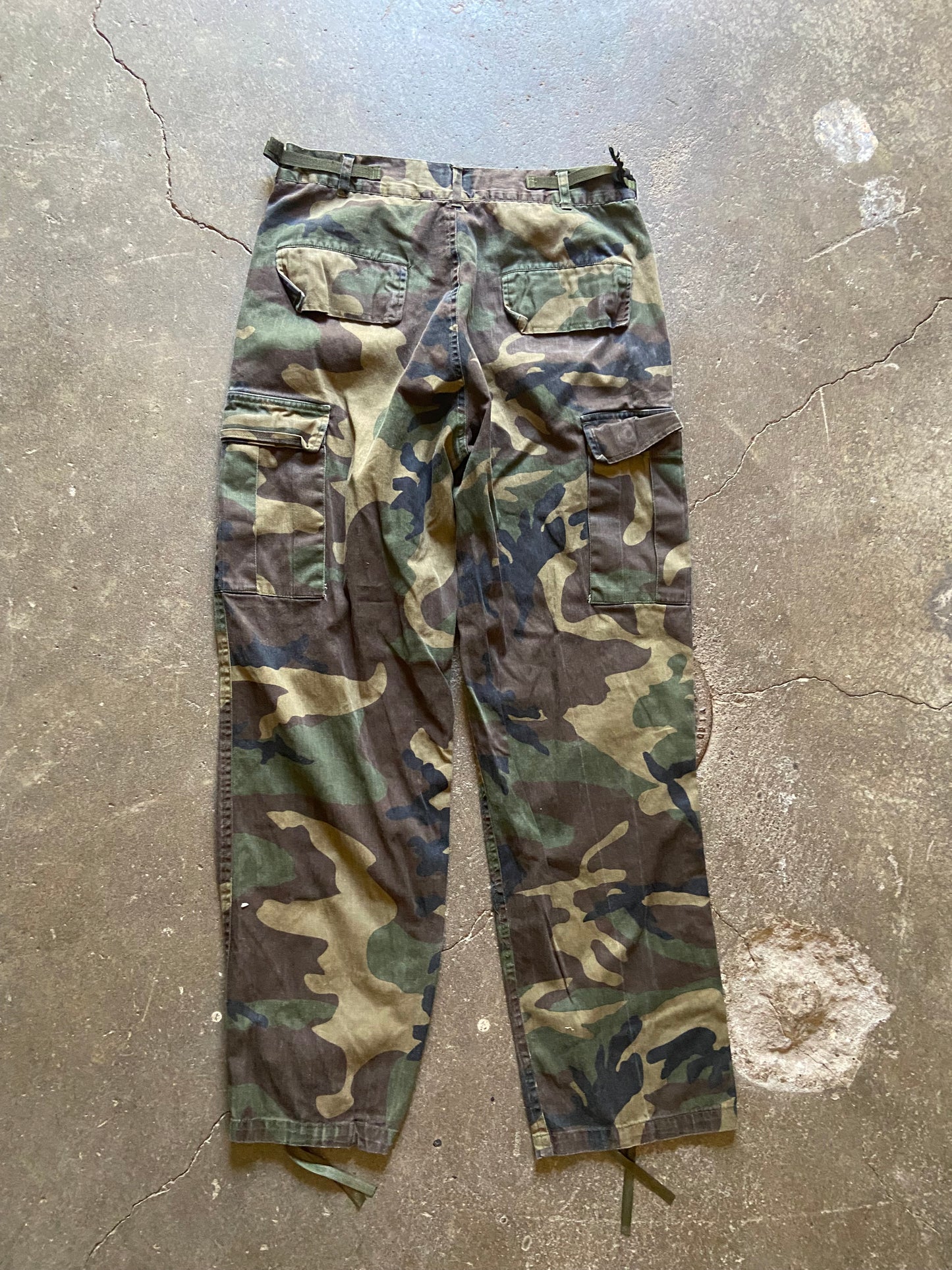 (32x34) Camo pants