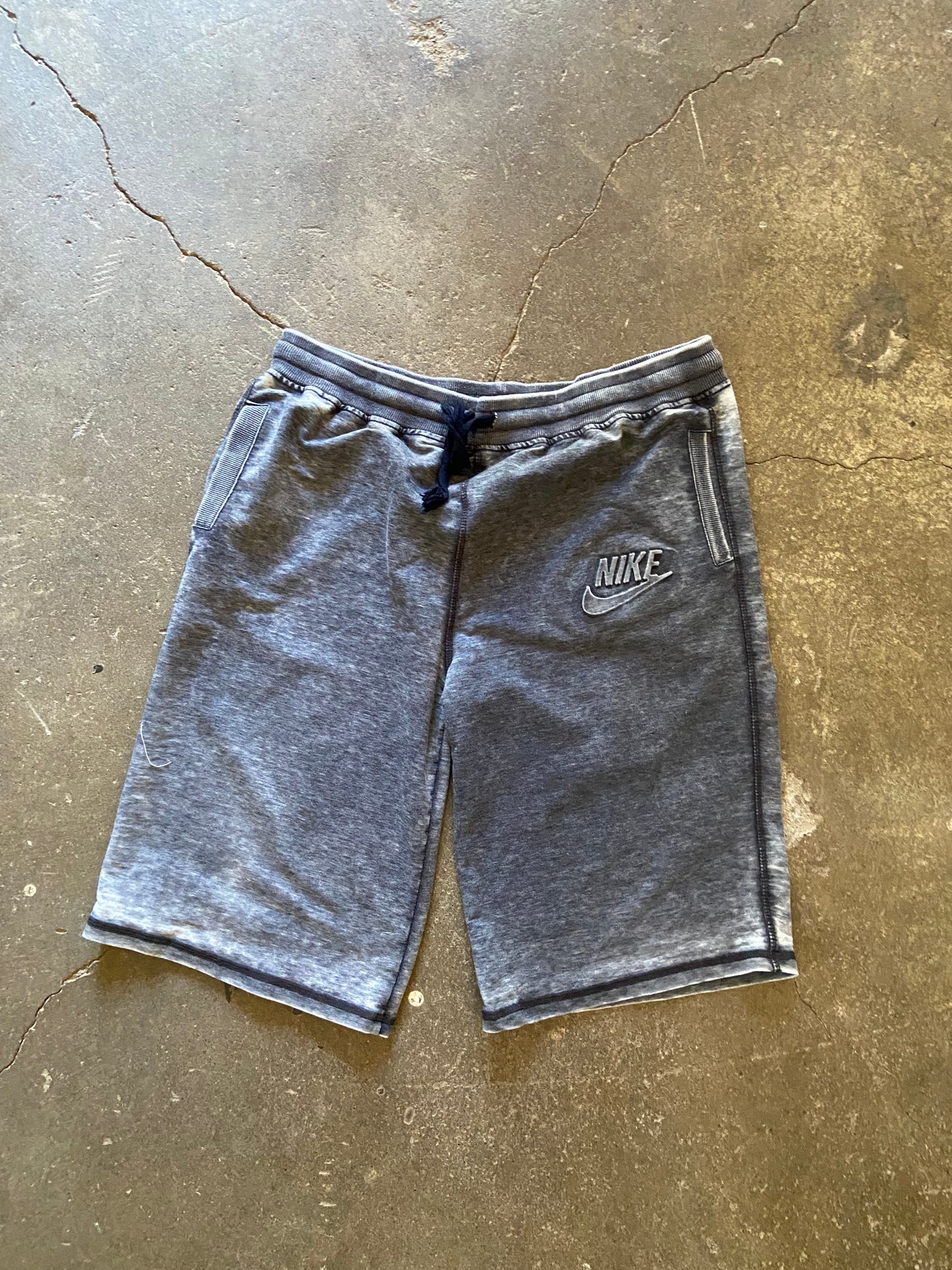 (2XL) 00s Nike shorts