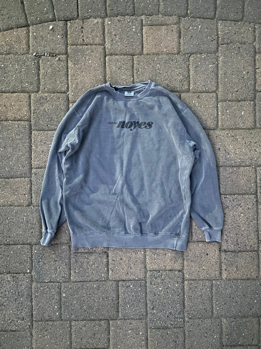(L) Noyes studio crewneck