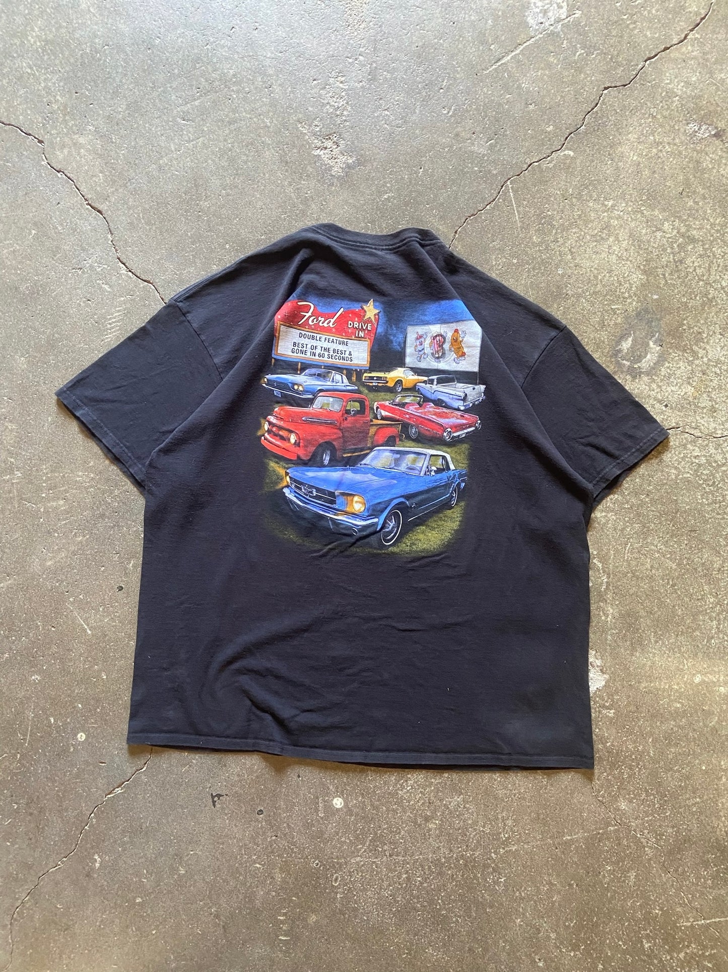 (2XL) Ford Motors Drive in