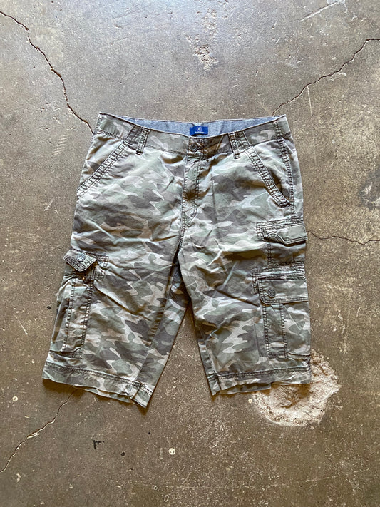 (34) 00s Camo shorts