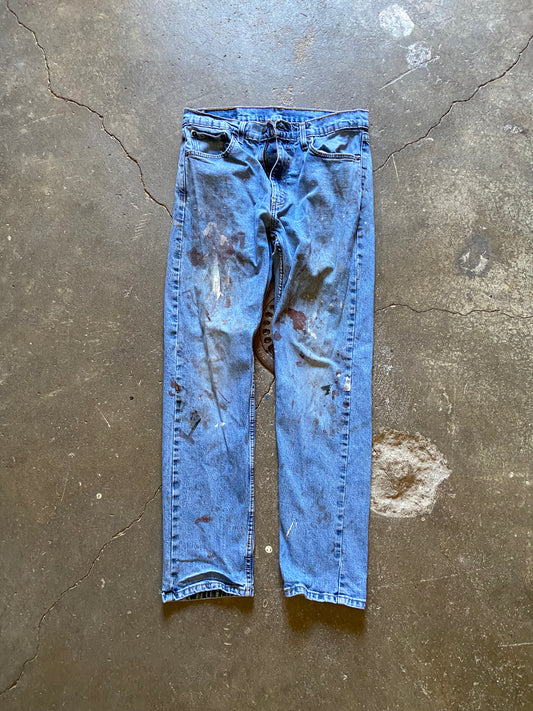 (32x32) 00s Distressed Levi jeans