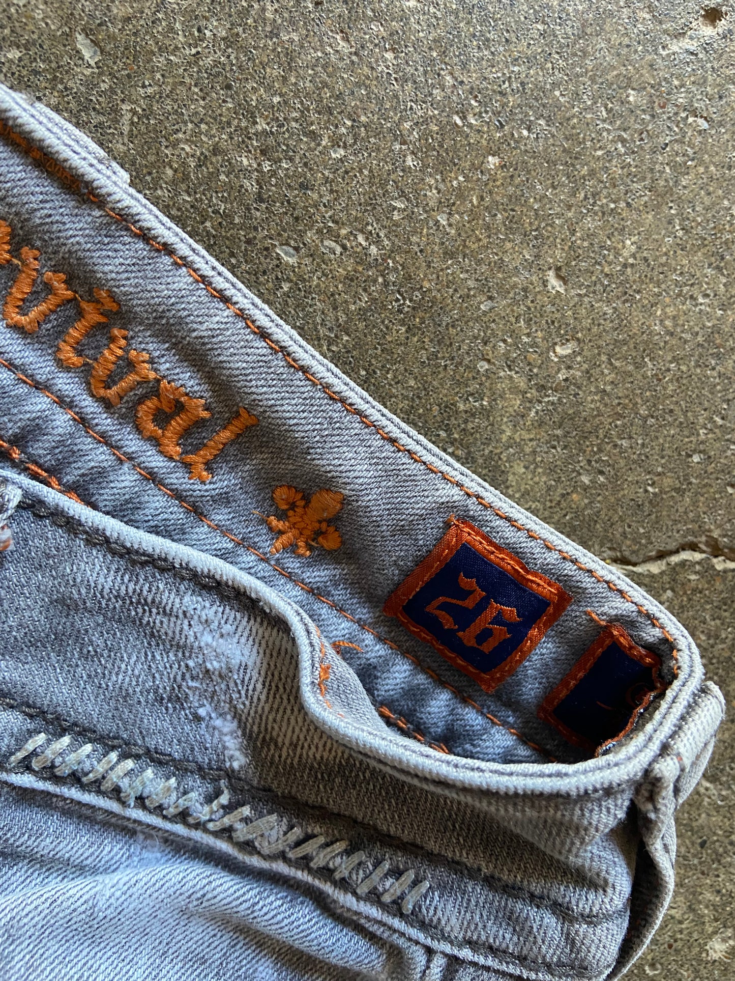 (26) Y2K style jeans