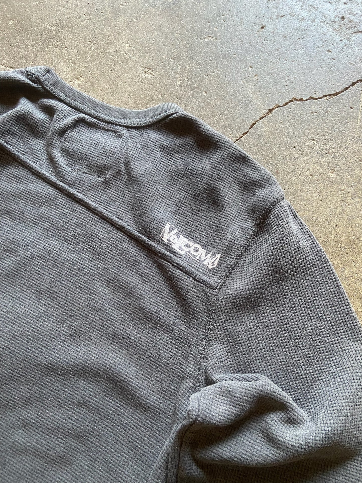 (M) 2000s Volcom Waffle Long Sleeve