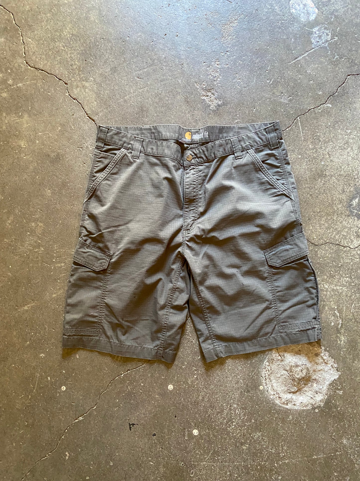 (42) 00s Carhartt shorts