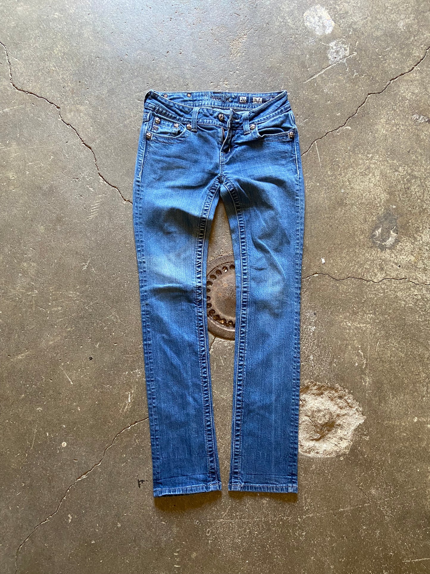 (26) Y2K style jeans