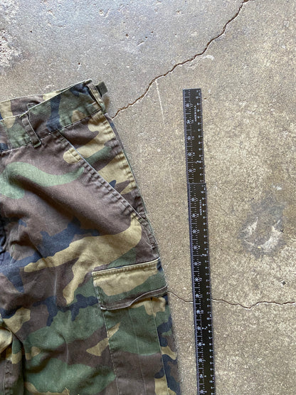 (32x34) Camo pants