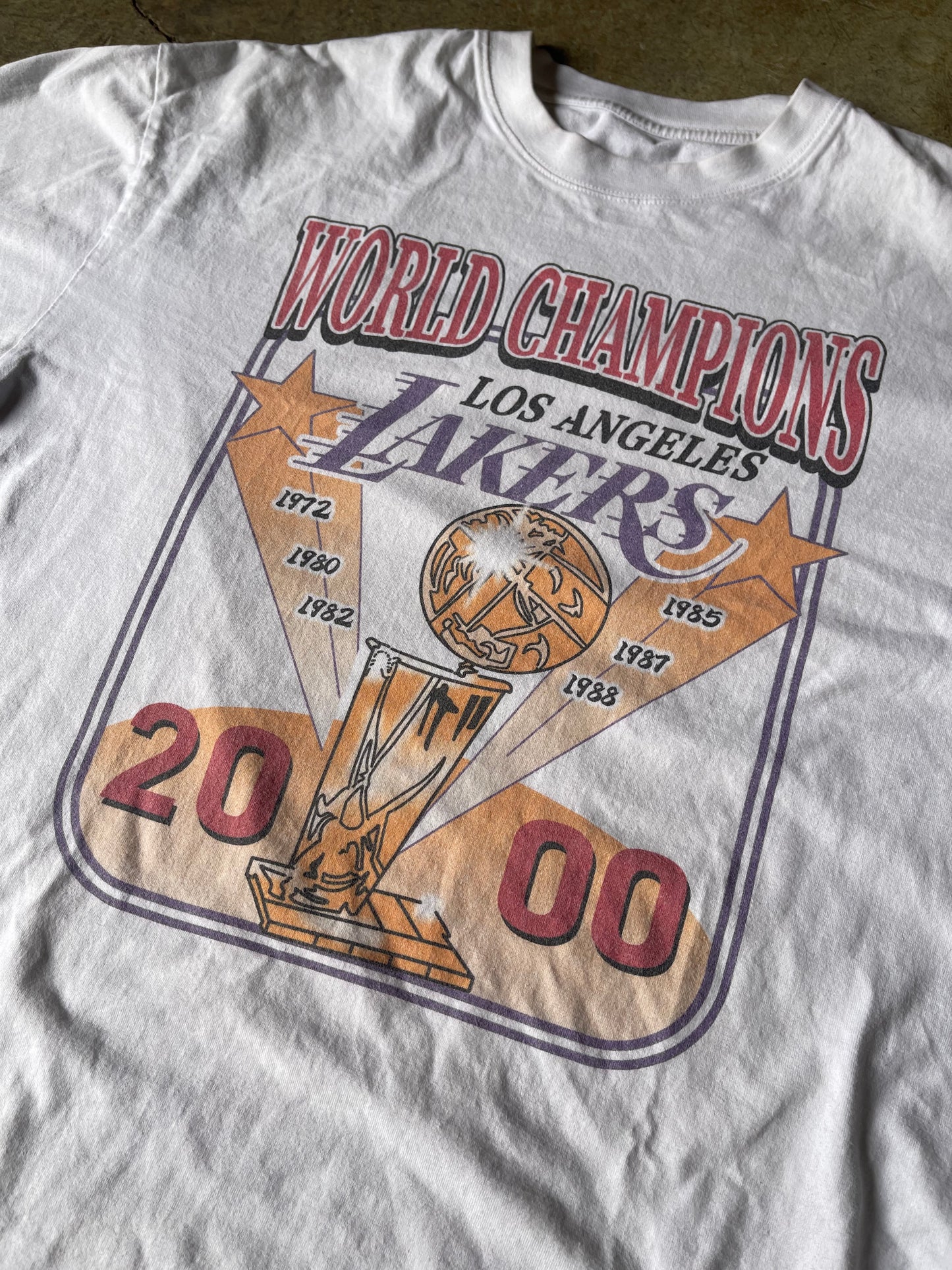 (XL) 2000 World Champion Lakers