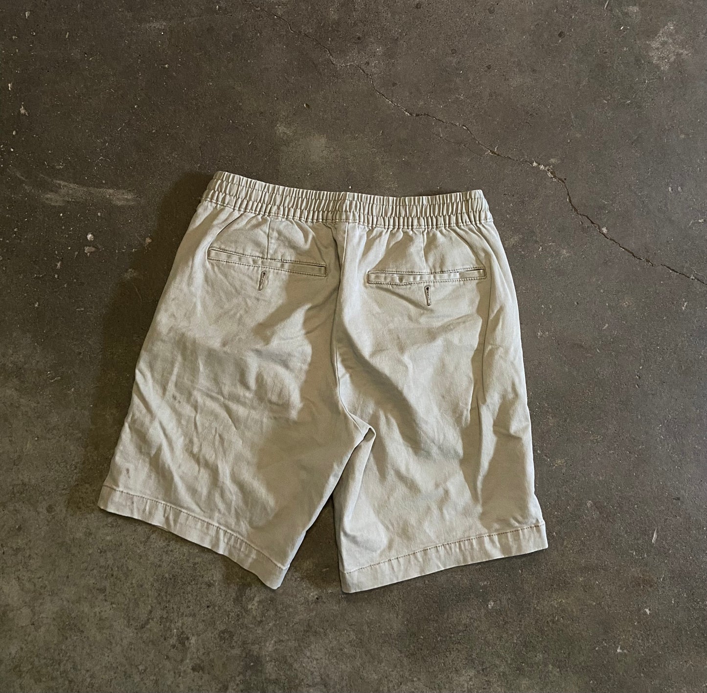 (28/30) 00s shorts