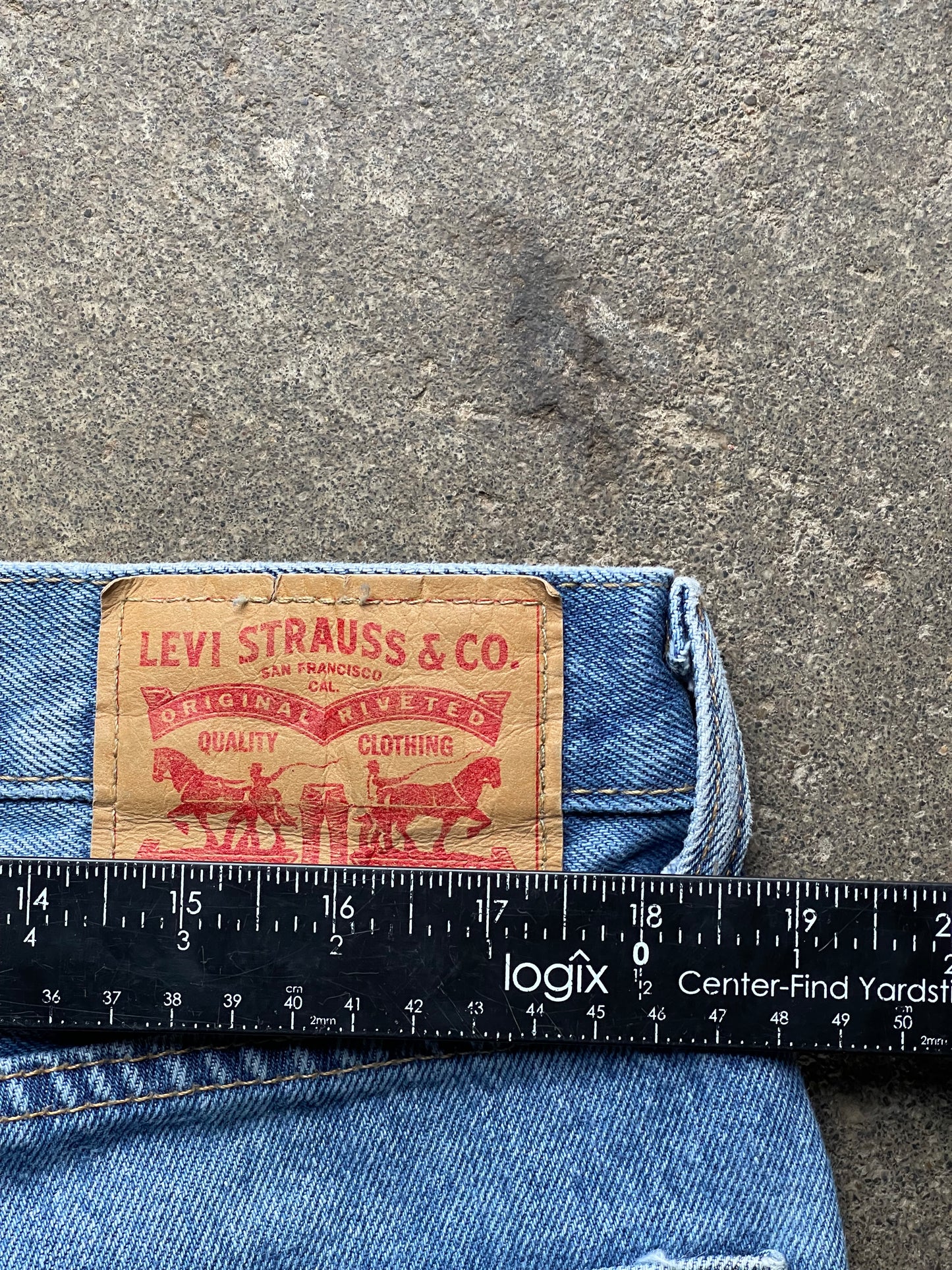 36 x 34 [Levi 550 jeans]