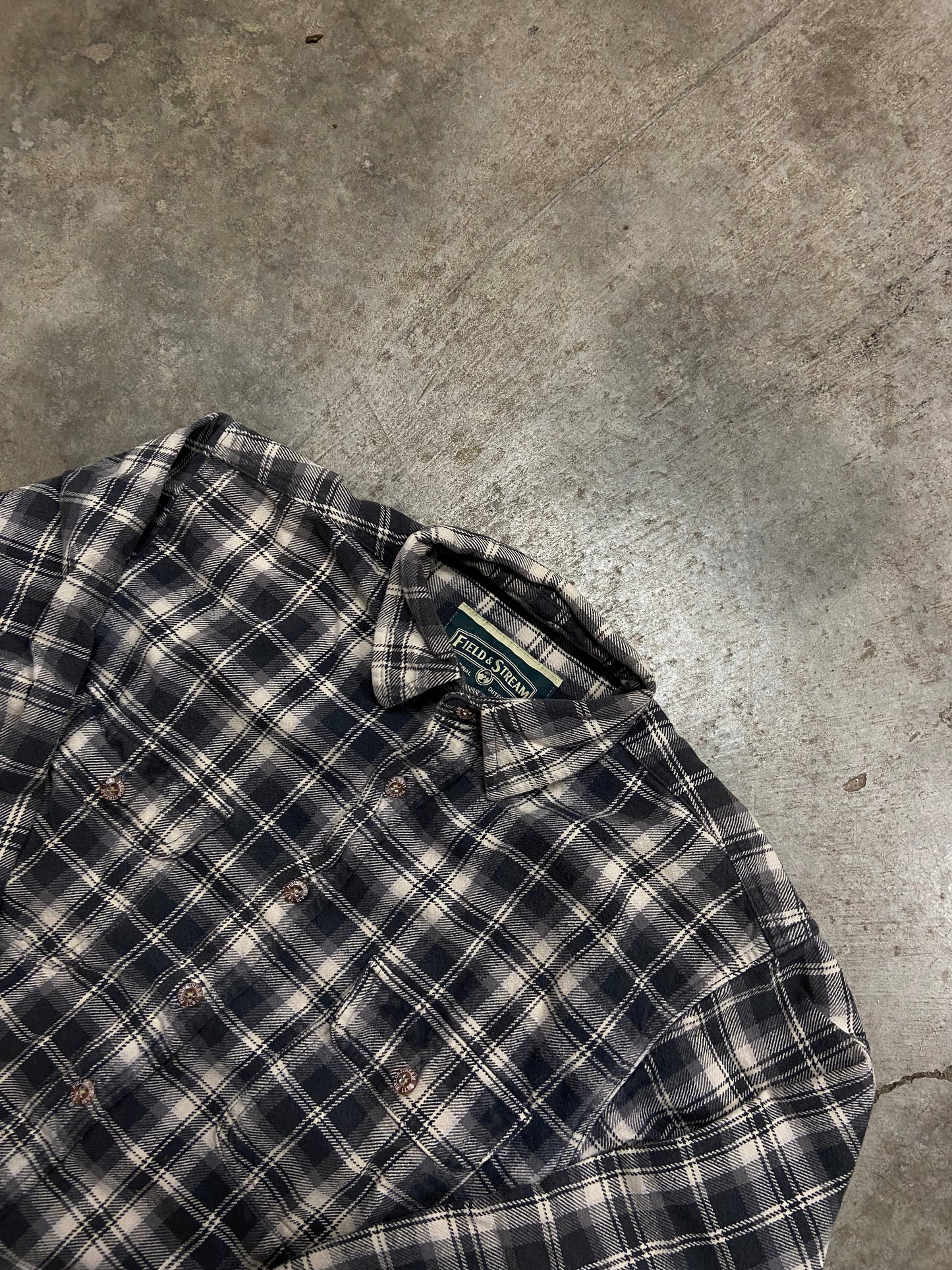 (L) Field n stream button up